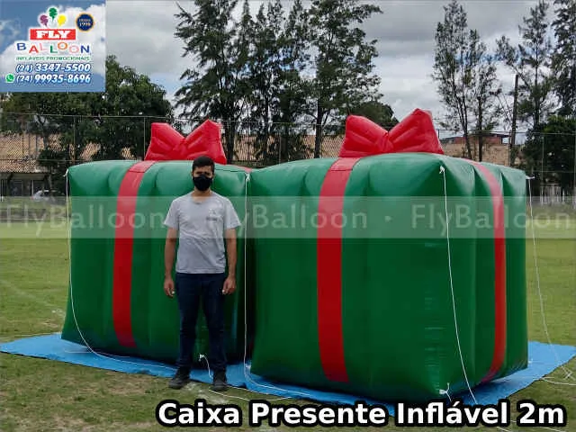 Caixa inflável gigante verde de presente de natal